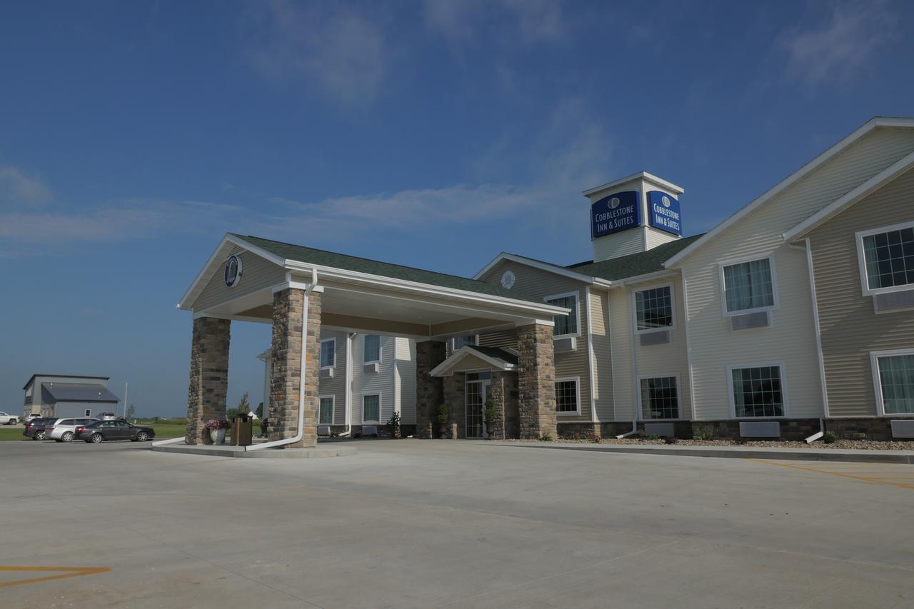 Cobblestone Inn & Suites-Winterset ภายนอก รูปภาพ