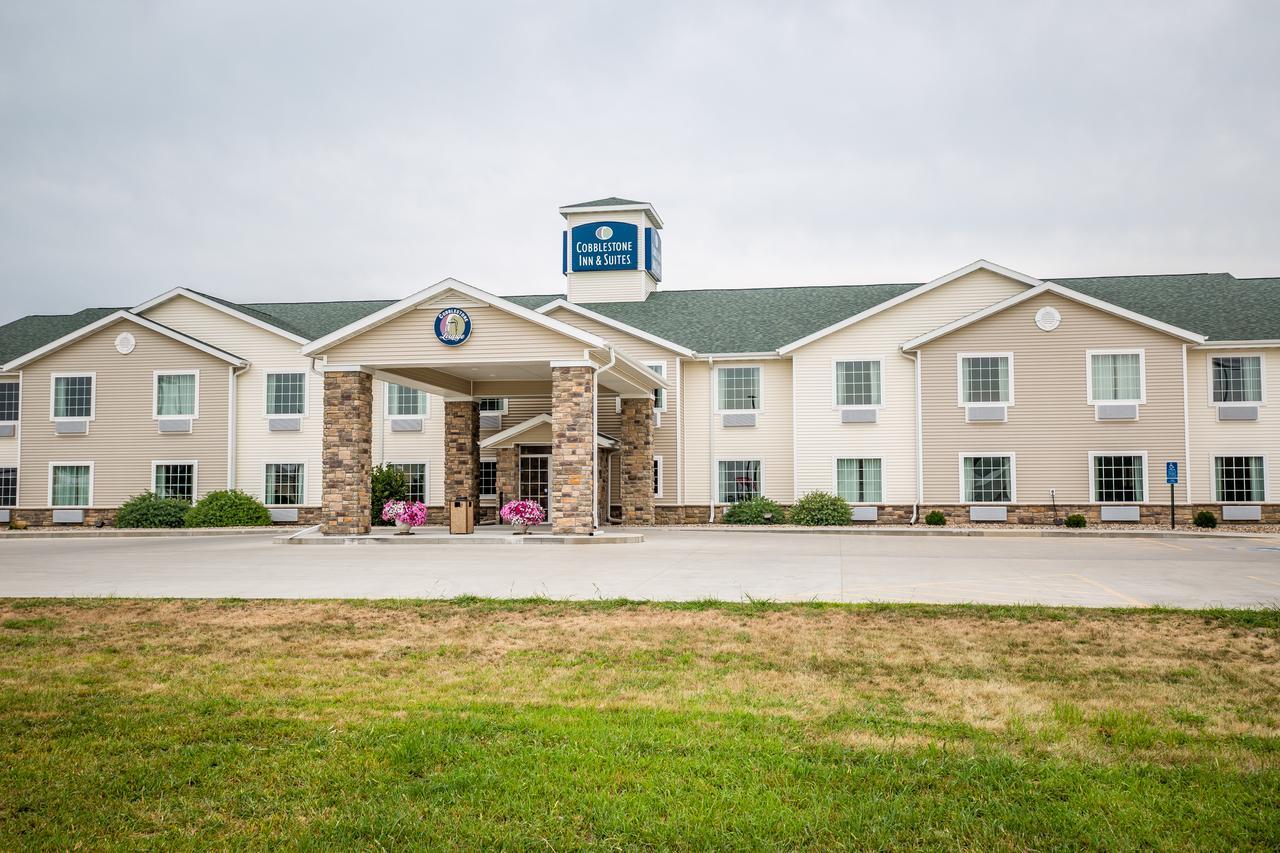 Cobblestone Inn & Suites-Winterset ภายนอก รูปภาพ