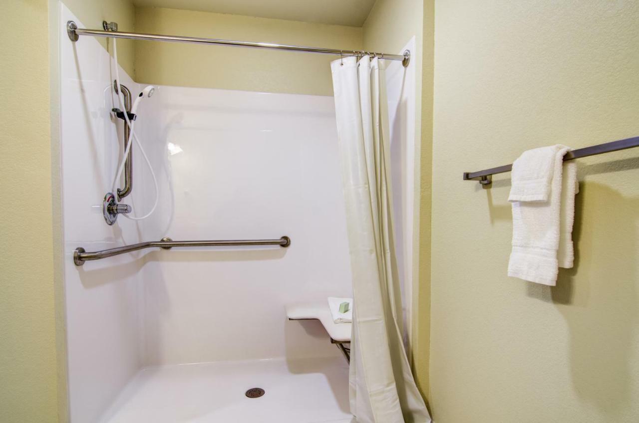 Cobblestone Inn & Suites-Winterset ภายนอก รูปภาพ